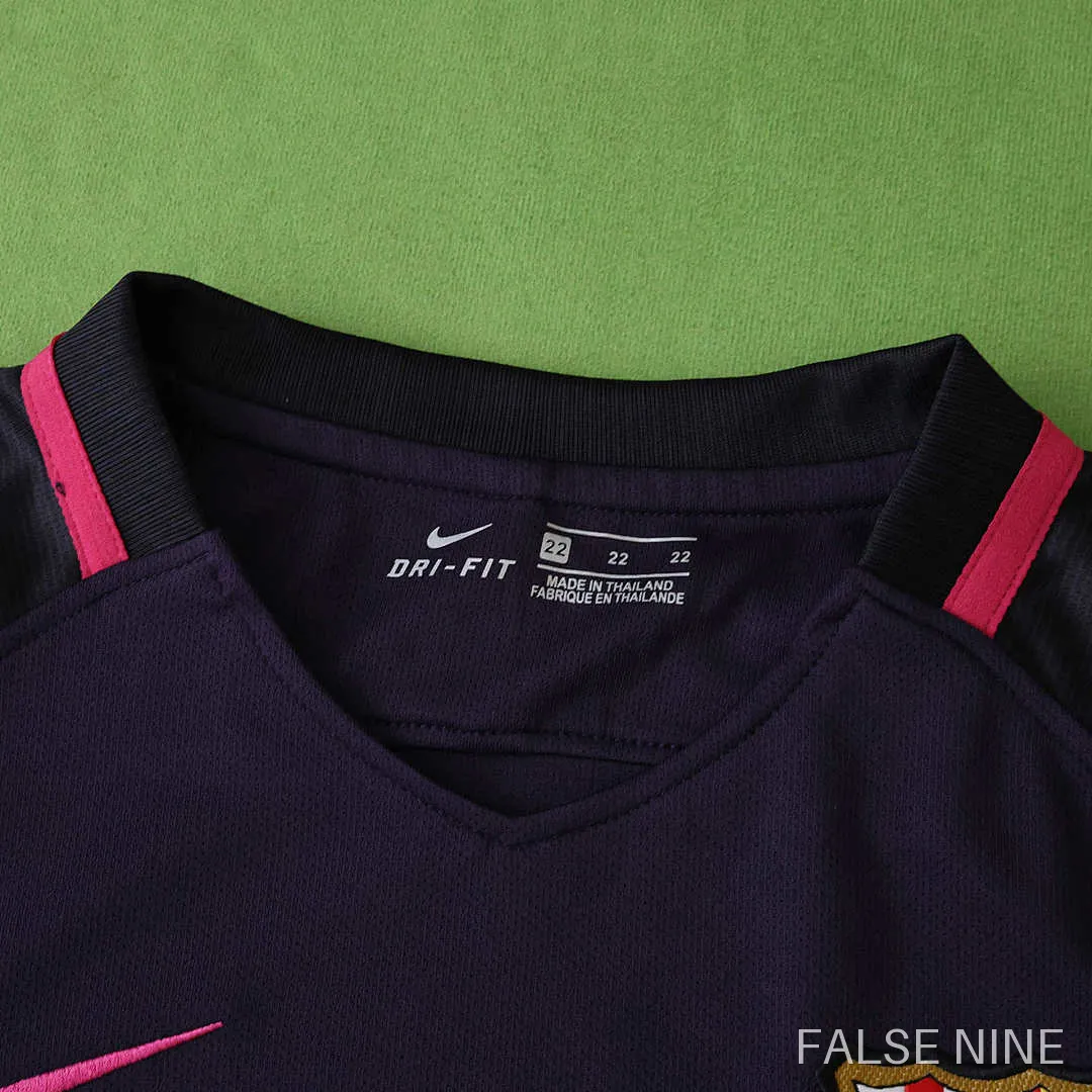 16/17 FC Barcelona / Barça away retro Kids kit, photo 2