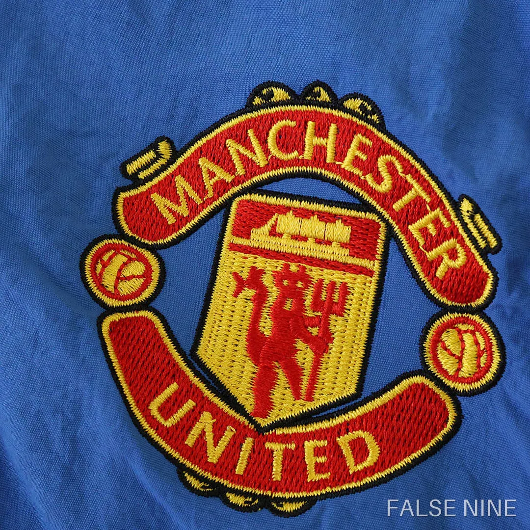 25/26 Manchester United F.C. black windbreaker, photo 3