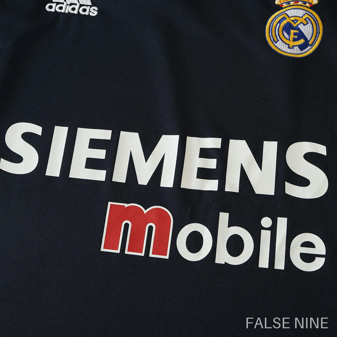 03/04 Real Madrid CF away retro Fan version, photo 8