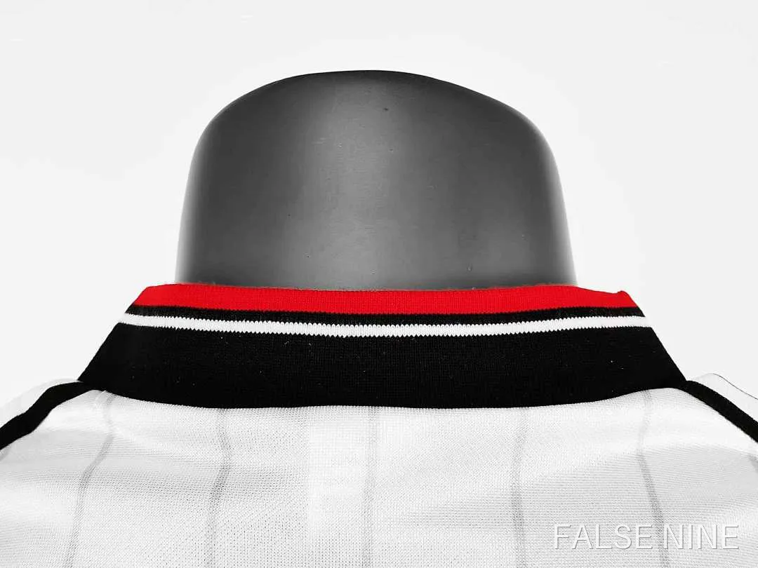 Manchester United 1983 Away Shirt (Retro Fan Version), photo 5