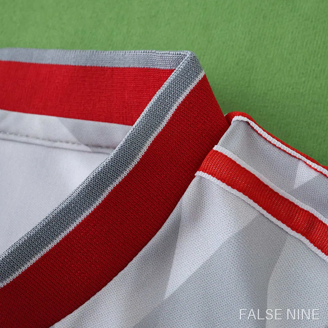 Liverpool 1989 Away Retro Kids Kit, photo 4