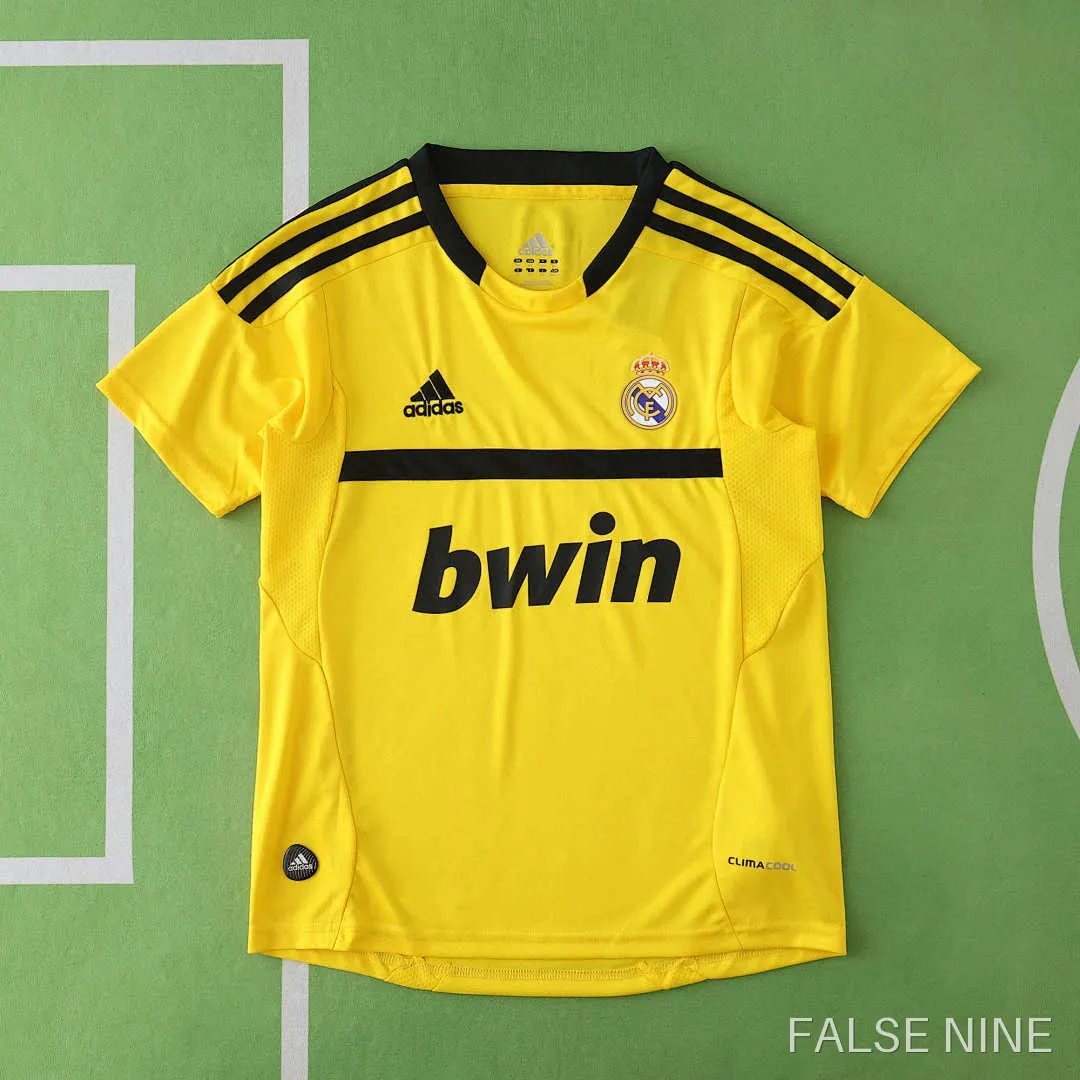 Real Madrid 2011-12 Goalkeeper Kids Kit (Retro), photo 1