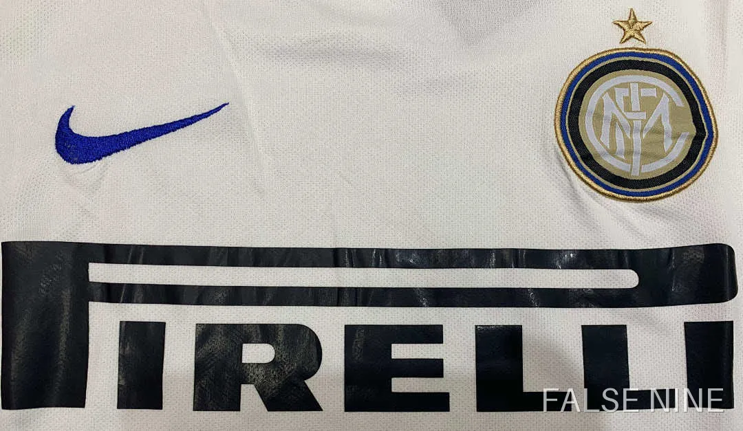 2010 seasonF.C. Internazionale Milano away retro Fan version, photo 4