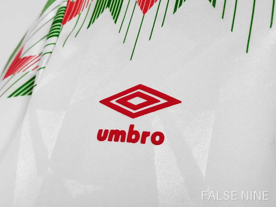 Wales 1990-92 Away Retro Jersey (Fan Version), photo 9