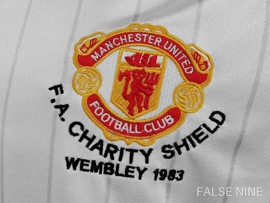 Manchester United 1983 Away Shirt (Retro Fan Version), photo 9