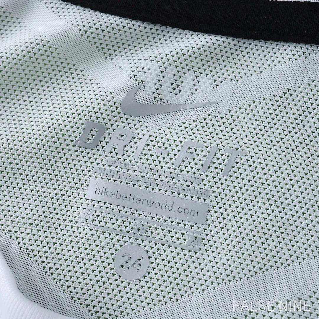Manchester United 2011/12 Away Kids Retro Jersey, photo 3