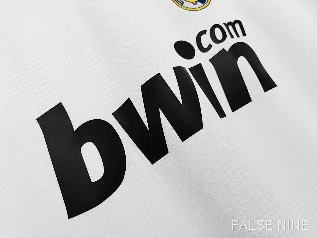 08/09 Real Madrid Home Retro Fan version, photo 12