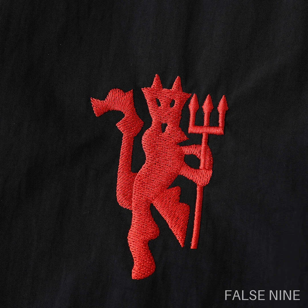 Manchester United 24/25 Training Windbreaker, photo 3