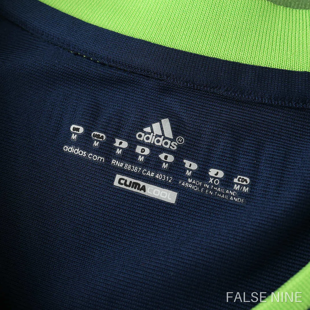 10/11 Real Madrid CF away retro Fan version, photo 3