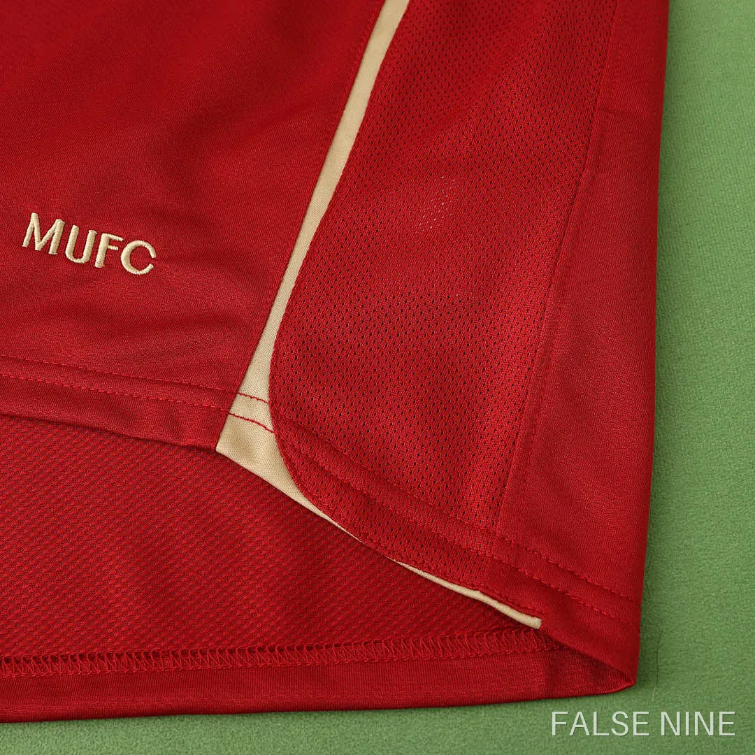 06/07 Manchester United F.C. home retro Fan version, photo 13