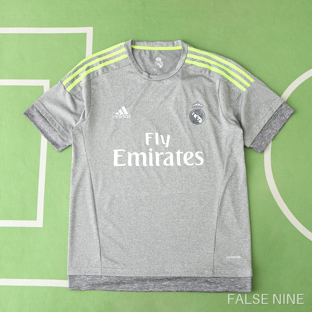 Real Madrid 15/16 Away Retro Shirt (Fan Version), photo 1