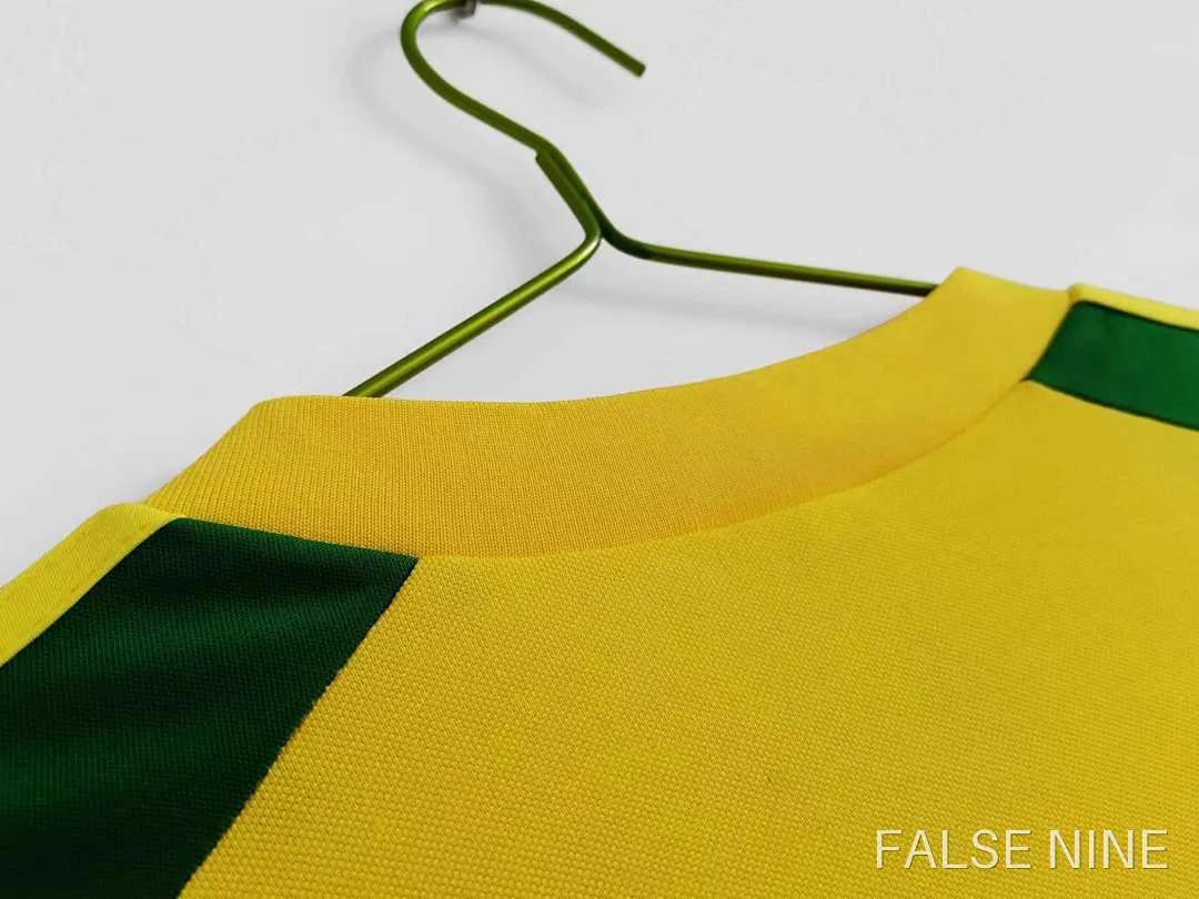 Wales 1982 Away Retro Shirt (Fan Version), photo 5