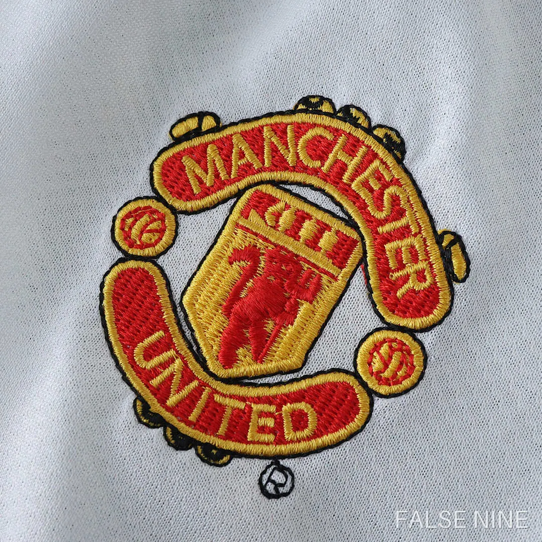 Manchester United 05/06 Home Kids Retro Kit, photo 12