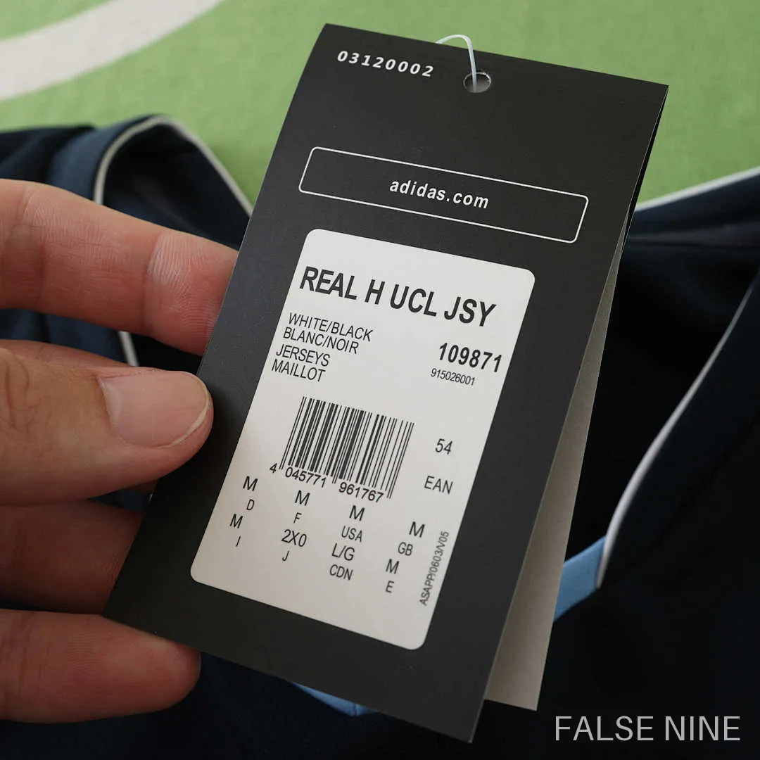 03/04 Real Madrid CF away retro Fan version, photo 19