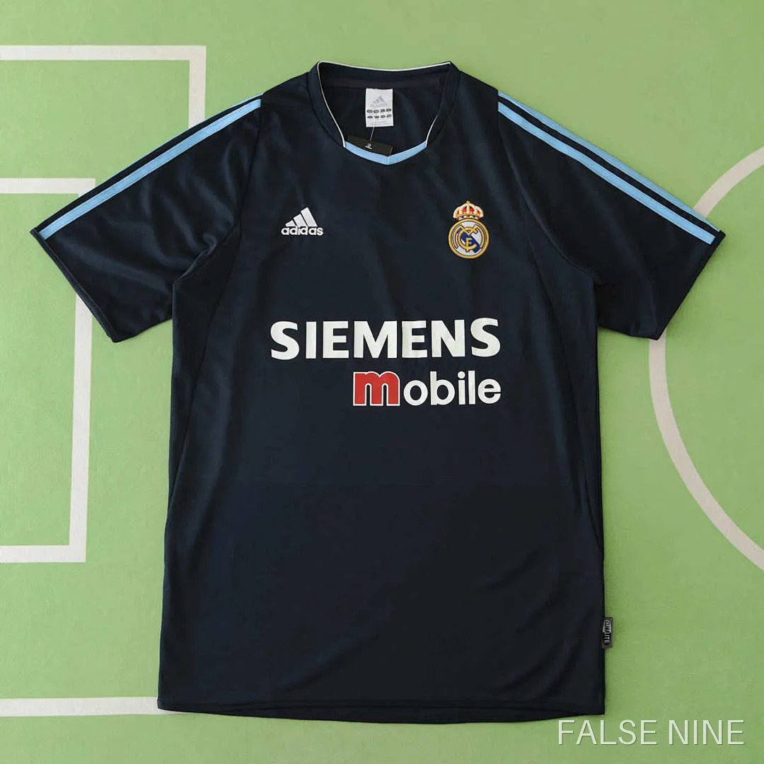 03/04 Real Madrid CF away retro Fan version, photo 1