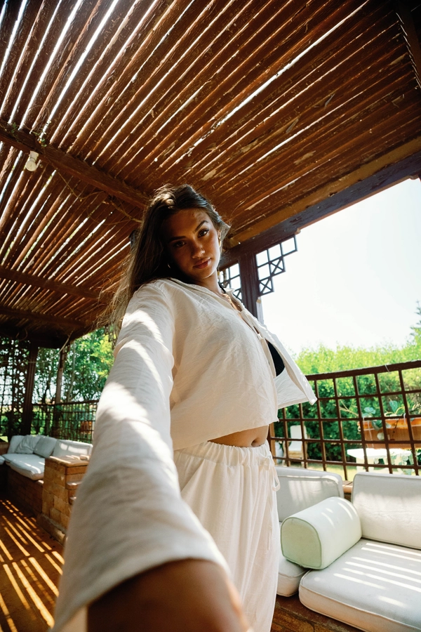 @oliviasilfies | FanFix