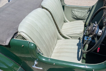 https://storage.googleapis.com/fantasy-car-photos/cars/01498/DSCF7931__medium.jpeg