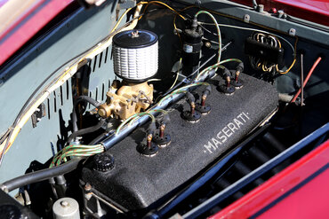https://storage.googleapis.com/fantasy-car-photos/cars/02350/engine-7__medium.JPG