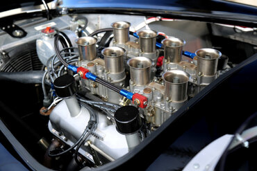 https://storage.googleapis.com/fantasy-car-photos/cars/02701/engine-1-Large__medium.JPG