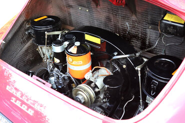 https://storage.googleapis.com/fantasy-car-photos/cars/03931/engine-3__medium.JPG