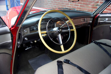https://storage.googleapis.com/fantasy-car-photos/cars/04383/FJ_4446__medium.jpeg