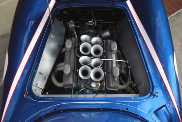 https://storage.googleapis.com/fantasy-car-photos/cars/04743/engine-over-4__medium.JPG