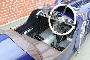 https://storage.googleapis.com/fantasy-car-photos/cars/04772/0C4A3003__medium.JPG