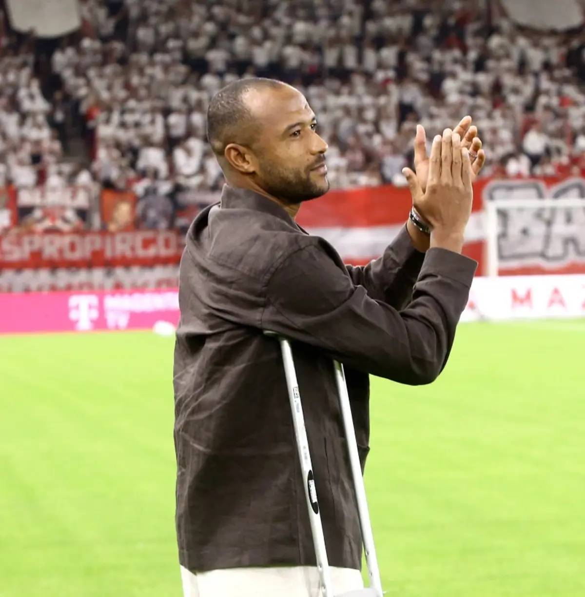  أيوب الكعبي يخطف الأضواء في ديربي اليونان رغم غيابه عن الملاعب 