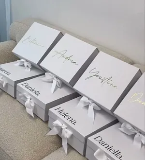 Bridesmaids Empty Box thumbnail 8