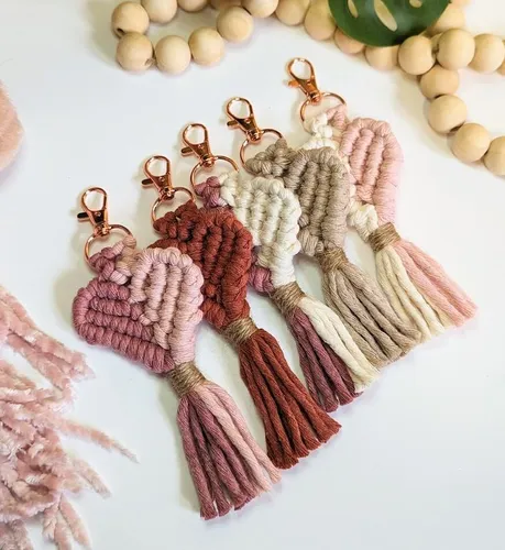 Macramé keychain