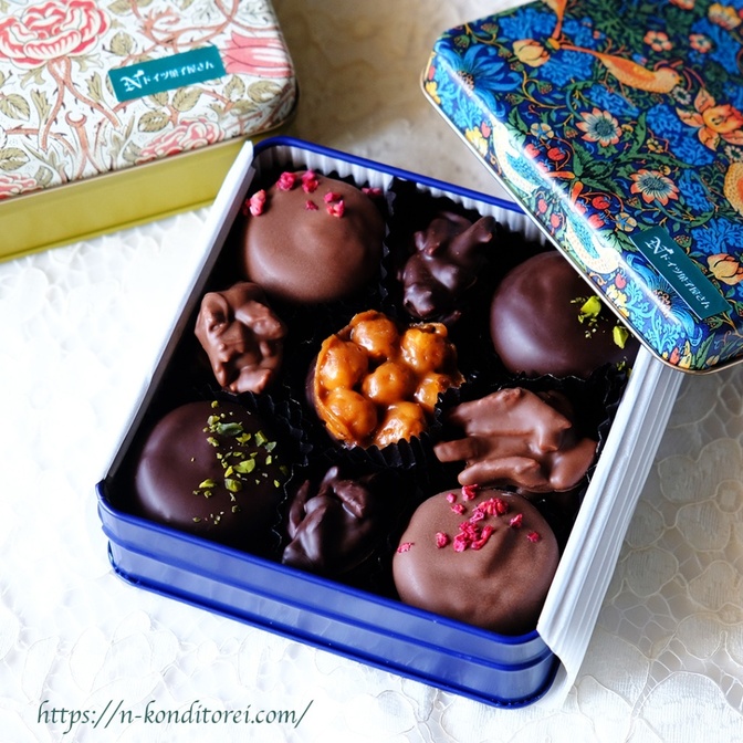 【ショコ缶】
チョコレート ドイツ菓子３種の詰め合わせ缶