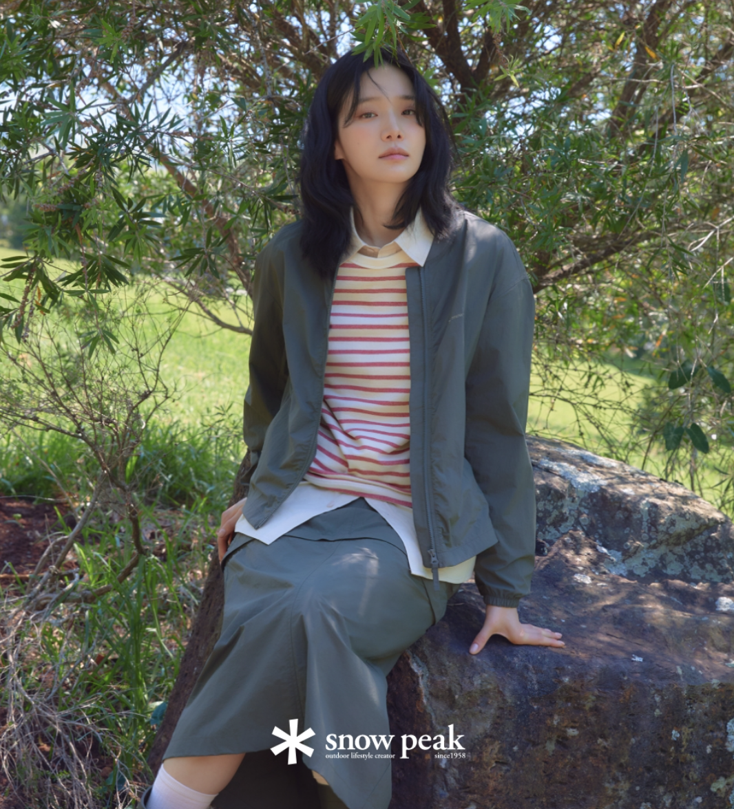 Snow Peak 26SS 여성 — 올리브 봄버 자연 배경