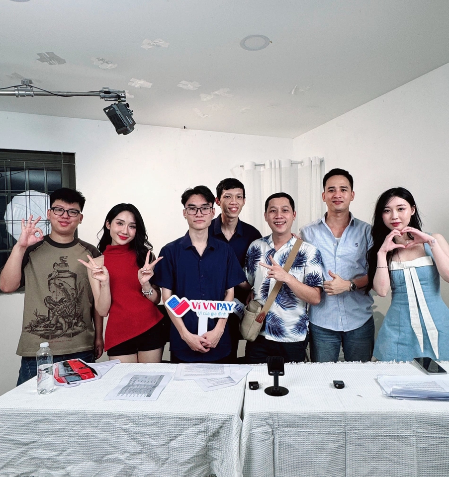 Freelance influencer marketing: Nhóm Influencer Việt Nam làm việc tại studio
