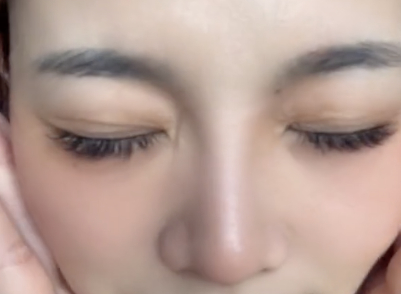 ต่อขนตาถึงบ้าน รับต่อขนตาที่บ้าน ต่อขนตา สวยๆ