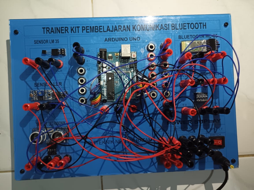 Jasa IT support dan pelatihan jaringan komunikasi Bluetooth dengan Arduino Uno dan sensor LM 35.