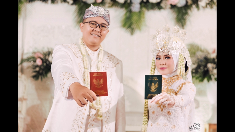 Fotografi - Jabodetabek - Foto Wedding / Pernikahan Free Pre wedding di Studio RLPhoto - 2