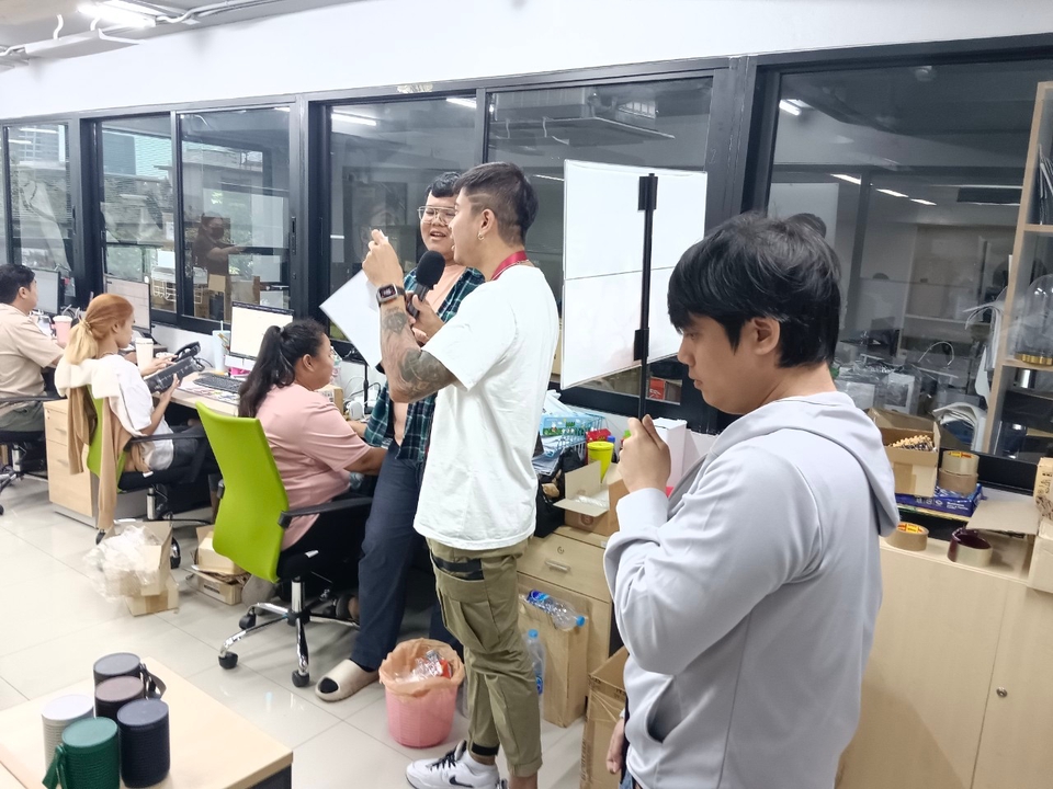 เลขานุการส่วนตัวทำงานในสำนักงาน ผู้ช่วยเสมือน จ้างเลขาส่วนตัว