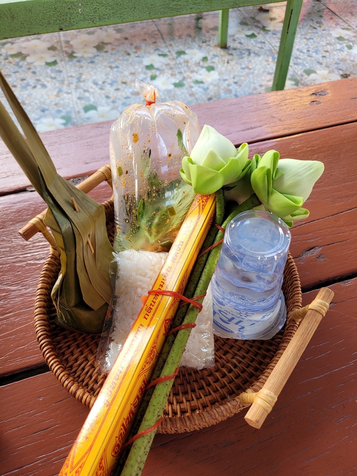 รับจ้างทำบุญ บริการทำบุญ รับทำบุญออนไลน์ บริการรับทำบุญ ใส่บาตร อาหาร ข้าวของ ดอกไม้