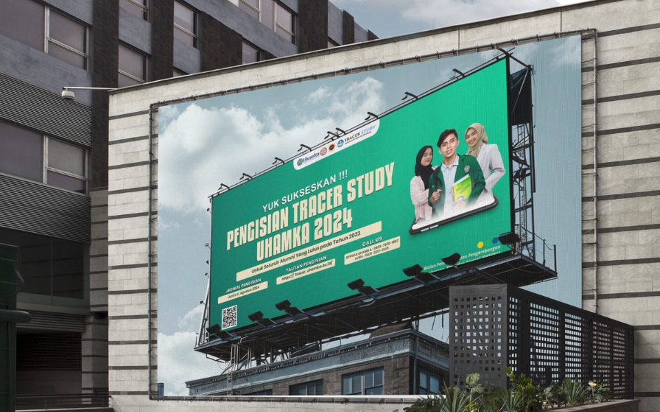 Jasa desain spanduk online untuk promosi program studi di UHAMKA 2024.