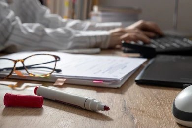Jasa proofreading dan editing jurnal untuk memastikan akurasi dan kelancaran bahasa tulis Anda.