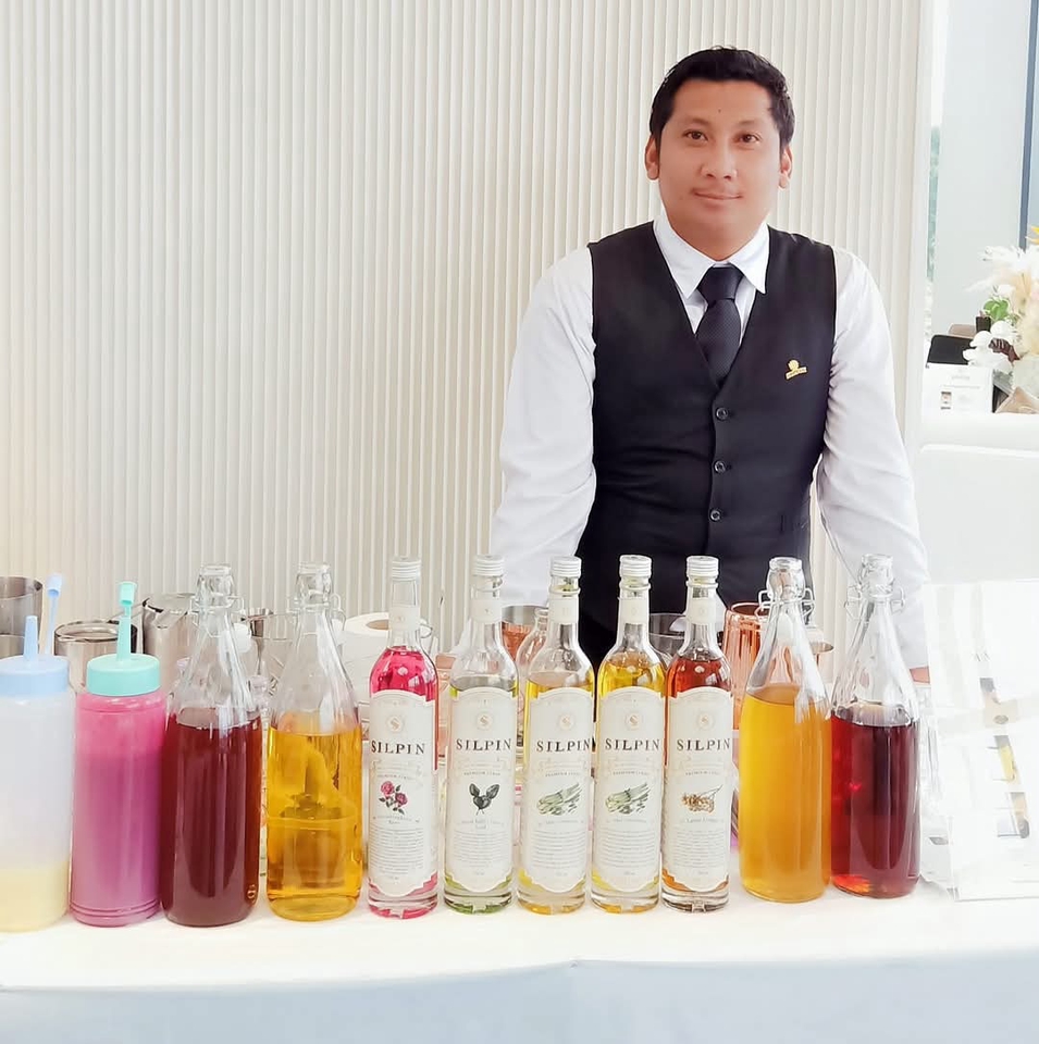 บาร์เทนเดอร์มืออาชีพ ผสมเครื่องดื่ม บริการจัดเลี้ยง