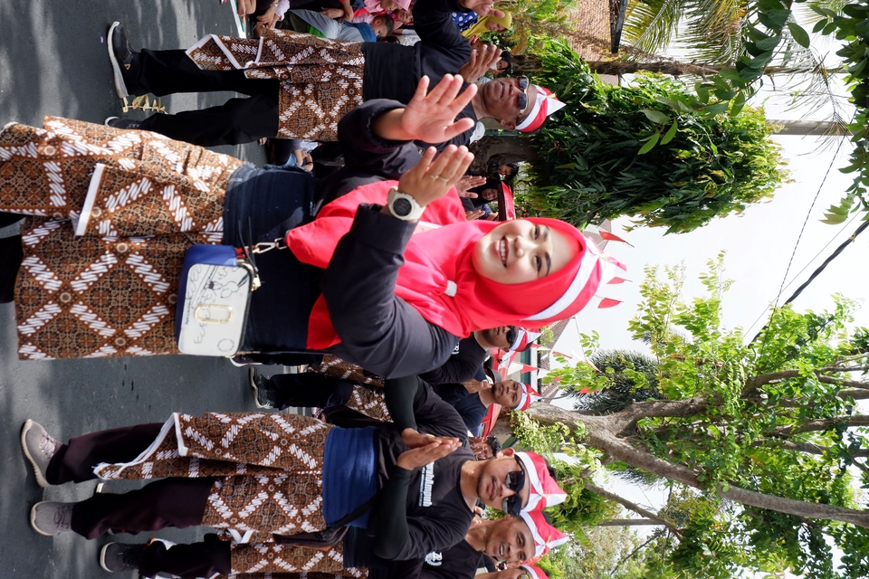 Jasa editing video online untuk youtube, vlog, dan lainnya dengan harga terjangkau.