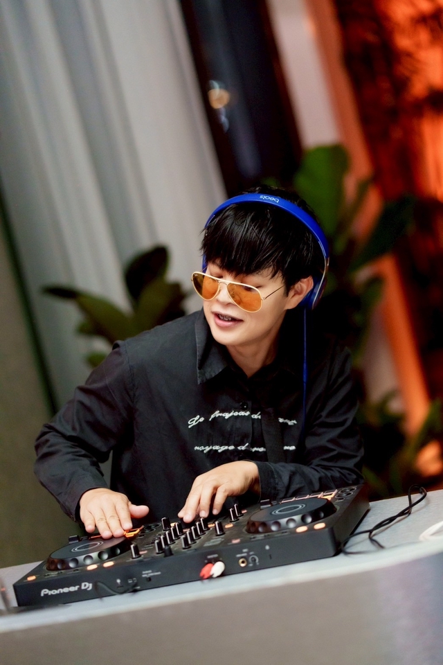 จ้างดีเจมืออาชีพ ดีเจเปิดแผ่นงานปาร์ตี้ ราคาดี