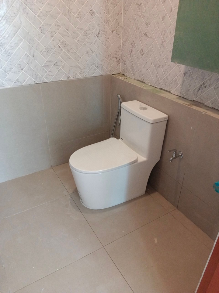 ช่างไฟฟ้าติดตั้งสุขภัณฑ์ห้องน้ำ รับเหมาไฟฟ้าภายในบ้าน เดินสายไฟใหม่ ช่างไฟฟ้ากรุงเทพฯ