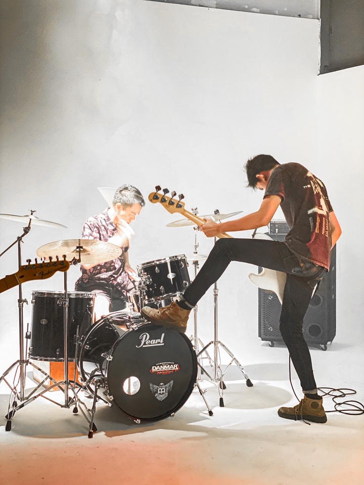 มิกเพลง ร้องสด ตัดต่อเสียง แบ็คกิ้งแทร็ก ทำดนตรี ดนตรีประกอบ ภาพยนตร์ ทำดนตรี intro