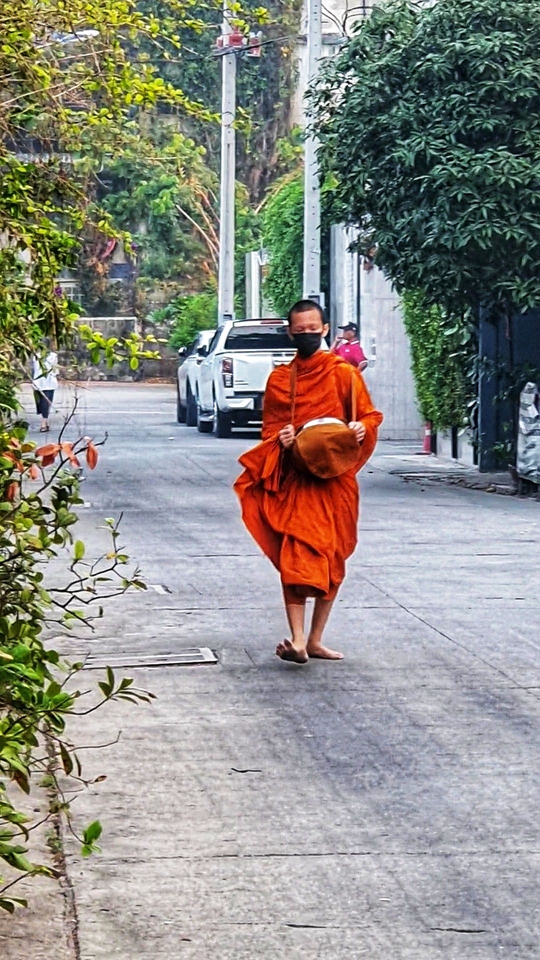รับจ้างทำบุญออนไลน์ ใส่บาตร ทำบุญ พระสงฆ์