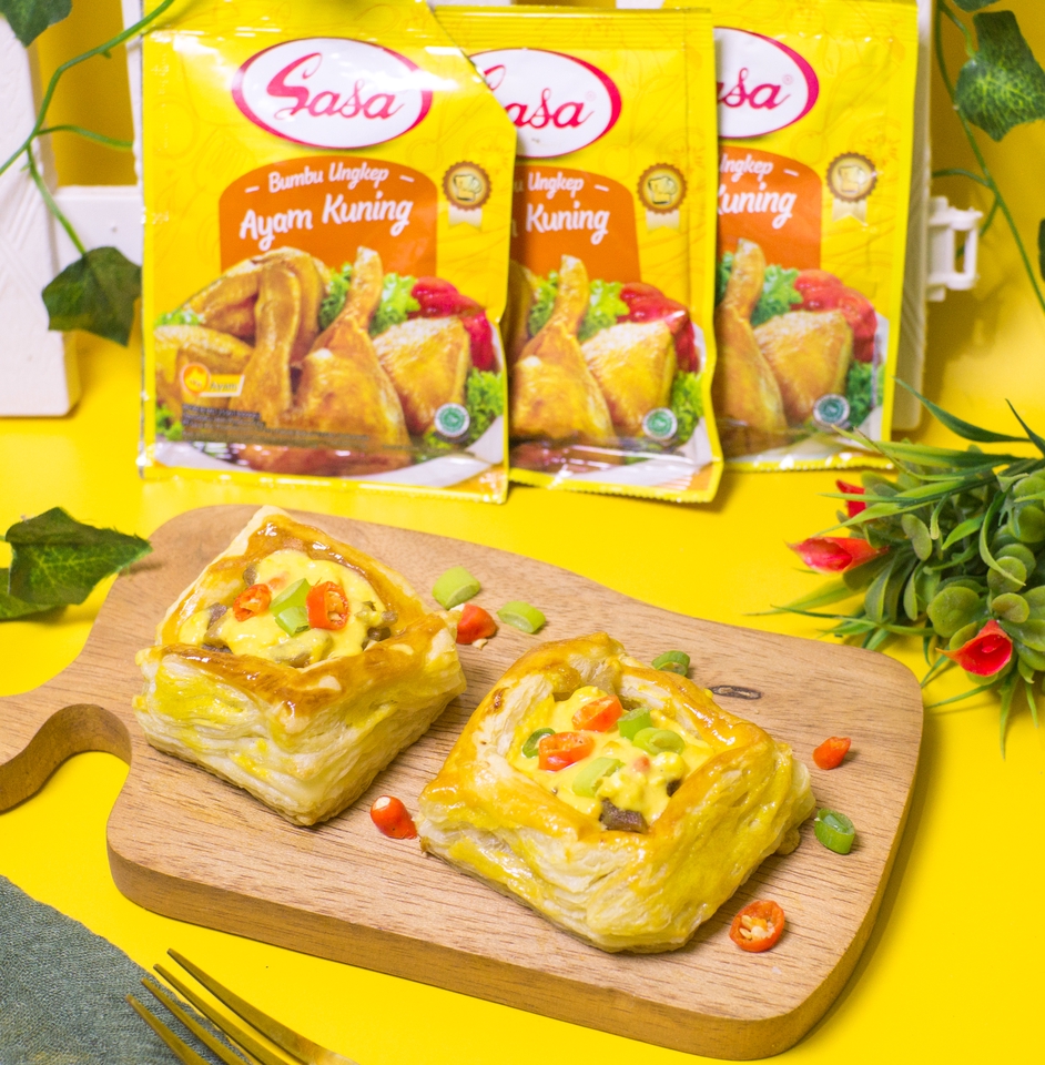 Jasa foto produk makanan dan minuman dengan background putih untuk keperluan online shop, menu restaurant, dan promo produk makanan.