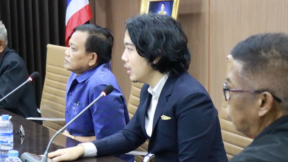 ล่ามแปลภาษาเกาหลีจีน ประชุมทีมงานแปลภาษา