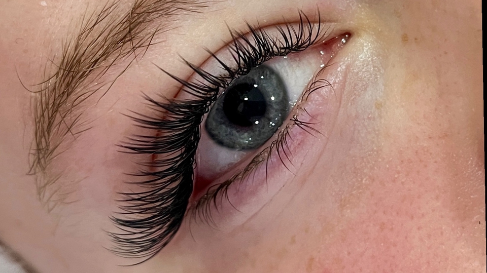 รับต่อขนตาถึงบ้าน ต่อขนตาที่บ้าน ต่อขนตาธรรมชาติ ต่อขนตา สวยๆ