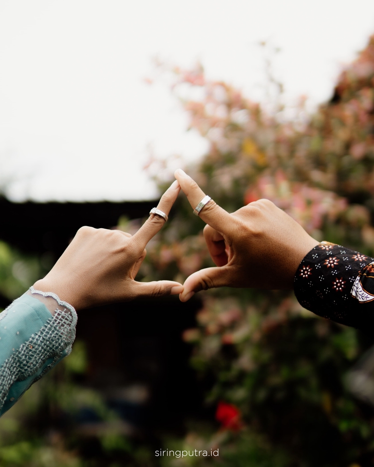 Fotografi - Dokumentasi Foto Lamaran & Wisuda di Surabaya dan Sekitarnya - 12